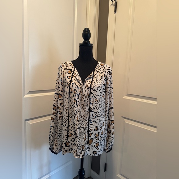 WHBM blouse - Picture 2 of 6